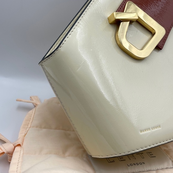 Danse Lente Full Set Mini Johnny Patent Leather Hexagonal Bucket Bag beige - Picture 4 of 12